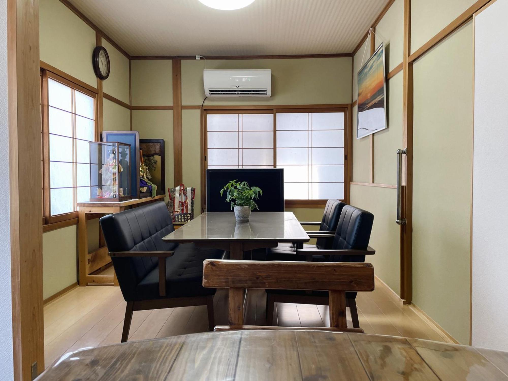 一軒家貸切り最大11人まで 114平米の平屋の和の家 駐車場2台無料 道後温泉や松山城へのアクセス抜群 Hotell Exteriör bild